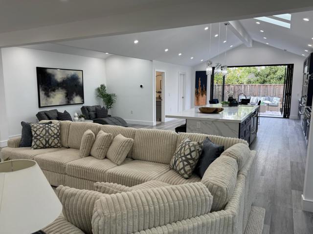 3211 Pentland Court, San Jose CA: https://media.crmls.org/mediaz/44f42c81-1dc4-4dfa-bac2-a986ffac925f.jpg