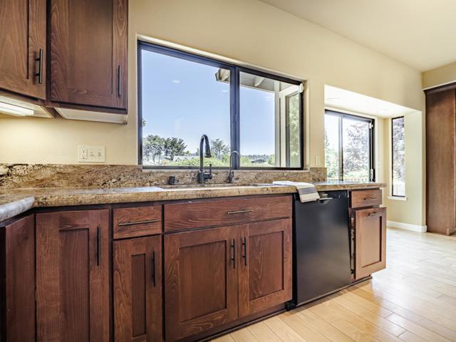 14 Sageland Court, Scotts Valley CA: https://media.crmls.org/mediaz/44f4f91b-9634-45d4-af70-4a6d555d1b0a.jpg