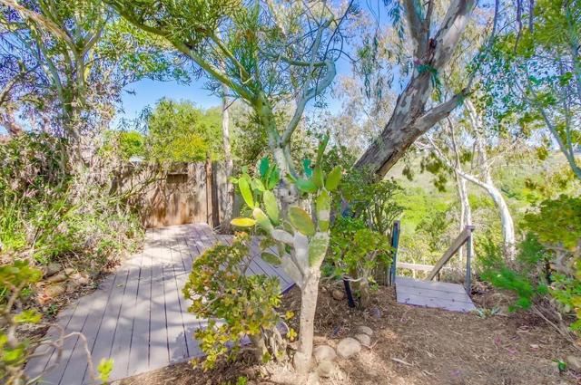 3987 Dalles Ave, San Diego CA: https://media.crmls.org/mediaz/44f52296-f842-4280-a4c4-7178b896e4dd.jpg