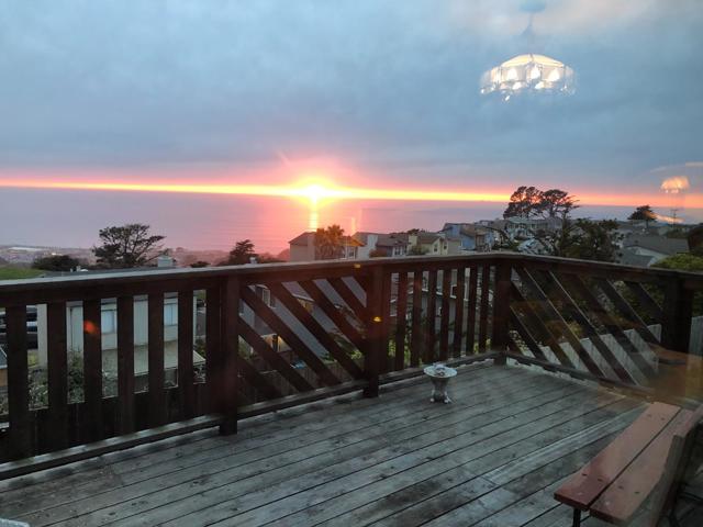 226 Crestmoor Circle, Pacifica CA: https://media.crmls.org/mediaz/44f56028-855a-45c7-9ca9-7c08fde20d17.jpg
