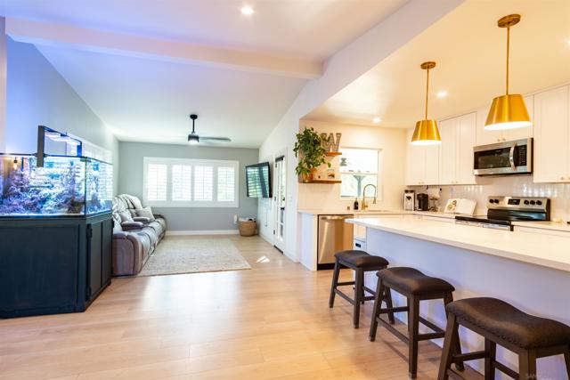 11534 Manzanita Rd, Lakeside CA: https://media.crmls.org/mediaz/44f57900-6885-4efe-87f1-8e3caf349d10.jpg