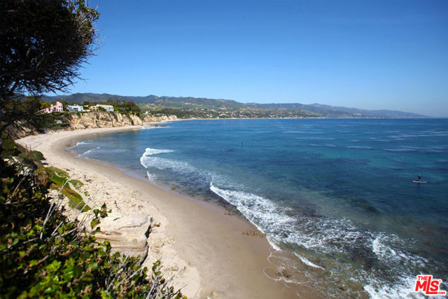 29233 HEATHERCLIFF Road, Malibu CA: https://media.crmls.org/mediaz/44f57f84-a011-4ed2-a78c-78343efabcbf.jpg