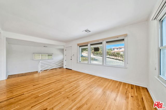 408 W Manchester Avenue, Playa del Rey CA: https://media.crmls.org/mediaz/44f5ac4e-b27f-4b25-8f26-a2d45d6a84b8.jpg