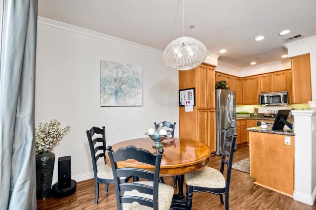 Image 5 of 33 For 900 Custer Avenue