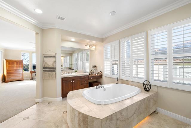 Detail Gallery Image 28 of 52 For 5273 Greenwillow Ln, San Diego,  CA 92130 - 5 Beds | 5/1 Baths