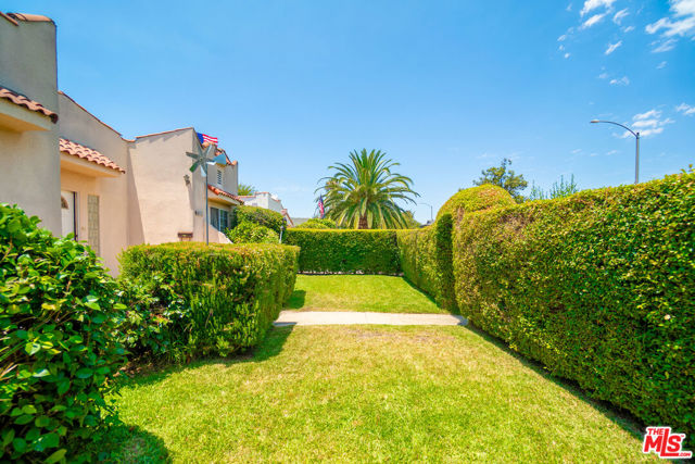 3300 Garden Avenue, Los Angeles CA: https://media.crmls.org/mediaz/44f68b5e-a82f-4ea9-93d1-8814725cb40d.jpg