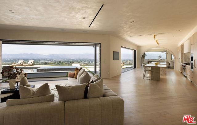 16401 Mulholland Drive, Los Angeles CA: https://media.crmls.org/mediaz/44f6ad72-a64b-4487-9224-70f7d7bcd0d6.jpg