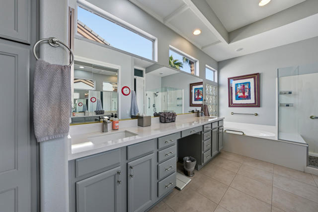 36531 Tallowood Drive, Palm Desert CA: https://media.crmls.org/mediaz/44f6b2b5-bc1c-4fc4-89ae-b303ac3d5eca.jpg