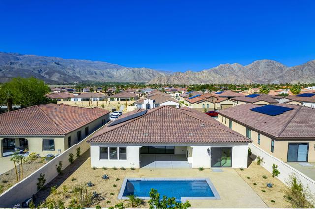 57540 Cherrywood Place, La Quinta CA: https://media.crmls.org/mediaz/44f6eac7-8e3e-40ec-9b9f-5738d708f2de.jpg