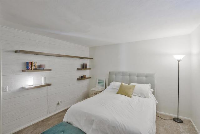 15549 Vista Vicente Dr, Ramona CA: https://media.crmls.org/mediaz/44f73fc4-c364-4819-a226-8e763ae7a852.jpg