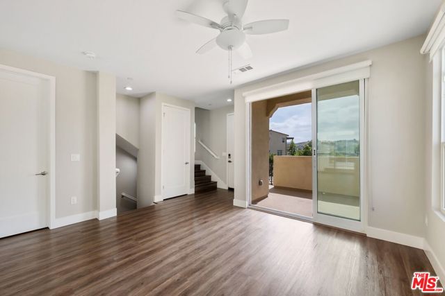 4394 Paxton Place, Calabasas CA: https://media.crmls.org/mediaz/44f75663-530d-4547-ae8c-1138a949cf27.jpg