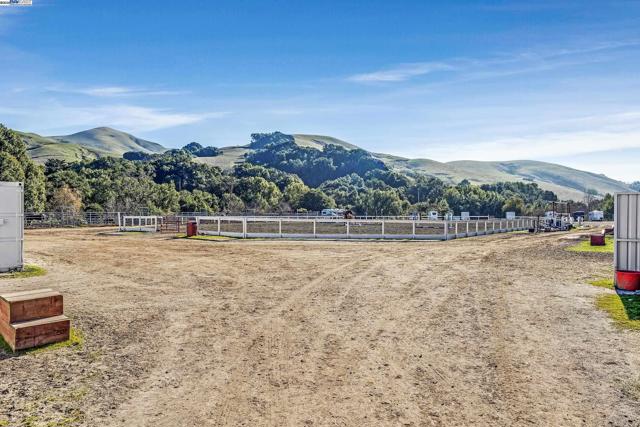 10250 Crow Canyon Rd, Castro Valley CA: https://media.crmls.org/mediaz/44f7d1af-c861-4c1b-a618-6272490d48ad.jpg