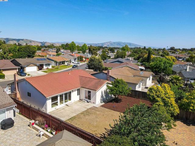 35459 Galen Pl, Fremont CA: https://media.crmls.org/mediaz/44f80f9c-fd81-4f51-a296-0586ef72849a.jpg