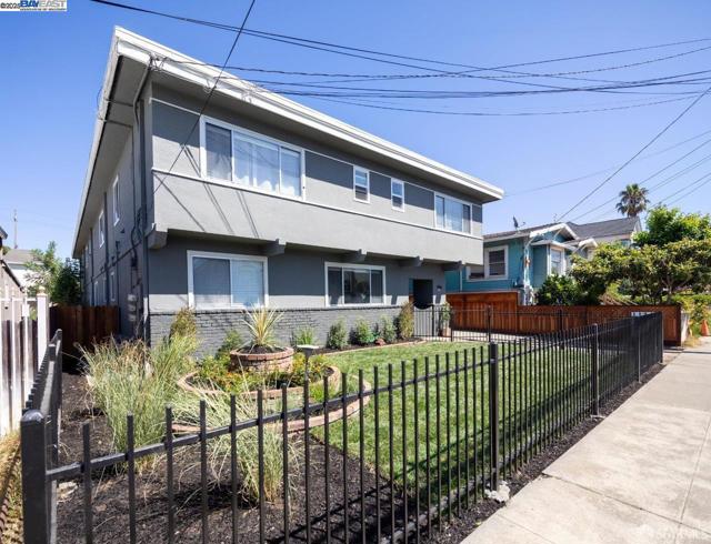 537 Pacific Avenue, Alameda CA: https://media.crmls.org/mediaz/44f84891-b24d-4279-b240-2da779484695.jpg