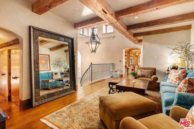 1915 Monte Alegre Drive, Carpinteria CA: https://media.crmls.org/mediaz/44f85e6d-b5d9-4c41-bd8a-1a865c2e4876.jpg