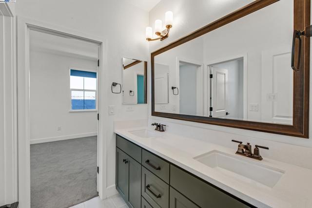 2222 Davie Pl, Tracy CA: https://media.crmls.org/mediaz/44f894c6-c34b-4680-ba96-989c19a8e7d8.jpg