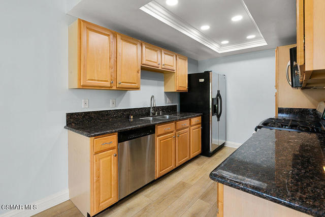 1778 E Avenida De Las Flores, Thousand Oaks CA: https://media.crmls.org/mediaz/44f89c1c-b955-49a1-b241-d26cbac75cd0.jpg