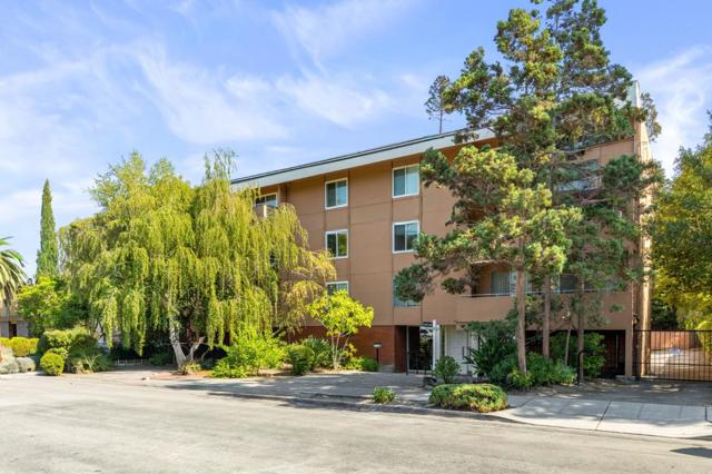 55 Claremont Avenue, Redwood City CA: https://media.crmls.org/mediaz/44f98f26-12c4-405e-acd6-950e86d33c34.jpg