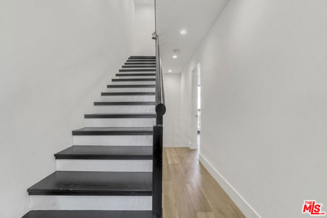 1445 1/4 N Martel Avenue, Los Angeles CA: https://media.crmls.org/mediaz/44f9ab14-bdd0-4a2d-9689-70e29000a9ee.jpg