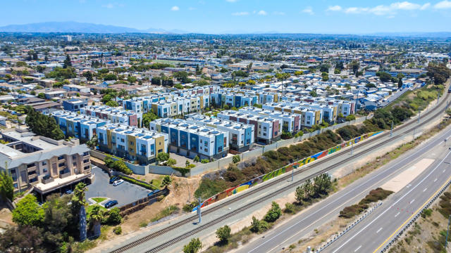 758 Seaside Street, Chula Vista CA: https://media.crmls.org/mediaz/44fabac8-bdfc-4e92-9c9a-0ca1e6f89110.jpg