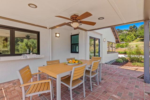 3453 Via Loma Vista, Escondido CA: https://media.crmls.org/mediaz/44fb610a-b741-447a-8a43-88c21960d02f.jpg