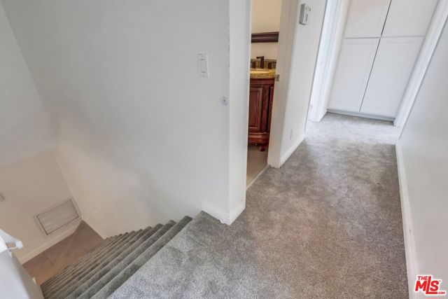 687 Mount Carmel Drive, Claremont CA: https://media.crmls.org/mediaz/44fc1696-15e6-4a5b-8842-abbc5a99470e.jpg