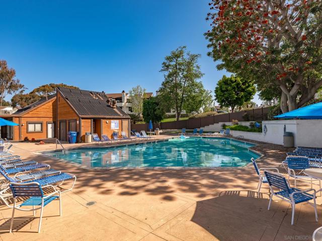 2298 Caminito Pajarito, San Diego CA: https://media.crmls.org/mediaz/44fcb2fa-289c-4b44-95ed-8f4e249aec27.jpg