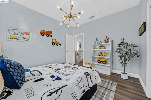 2170 Santa Croce Dr, Livermore CA: https://media.crmls.org/mediaz/44fd0632-bc81-445e-801c-368faabbd88e.jpg