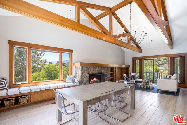 30362 Morning View Drive, Malibu CA: https://media.crmls.org/mediaz/44fd2c1b-e2d5-44ff-b903-ed48defea97a.jpg