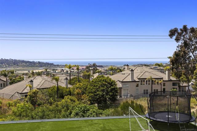 3325 Caminito Daniella, Del Mar CA: https://media.crmls.org/mediaz/44fe1b0e-5d70-4c0e-926e-fb2ba42c8724.jpg