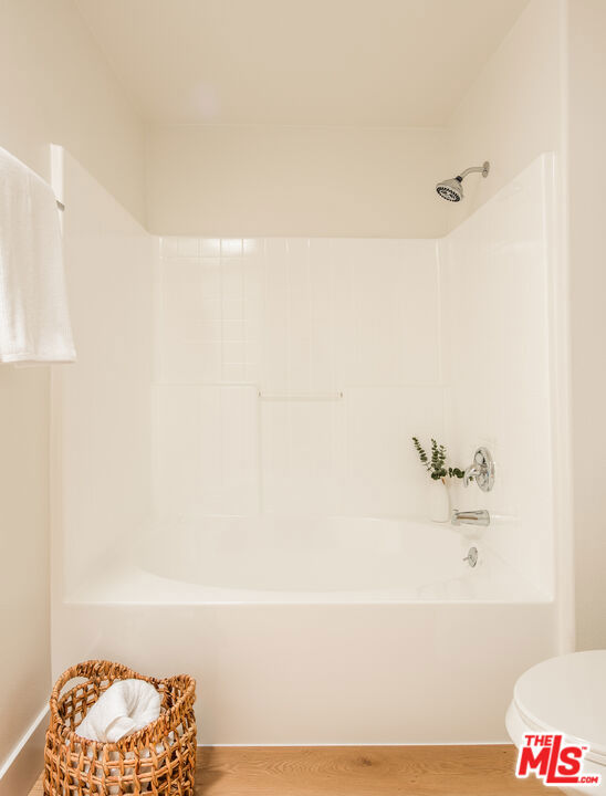 https://media.crmls.org/mediaz/44fea025-585e-45a4-8a23-99dc7f9a0787.jpg?preset=X-Large