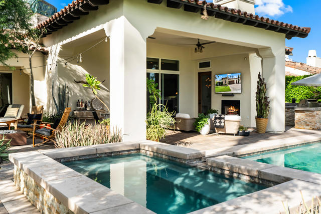 56738 Palms Dr Drive, La Quinta CA: https://media.crmls.org/mediaz/44feca85-89ad-4b43-a5b6-41fed345fd5f.jpg