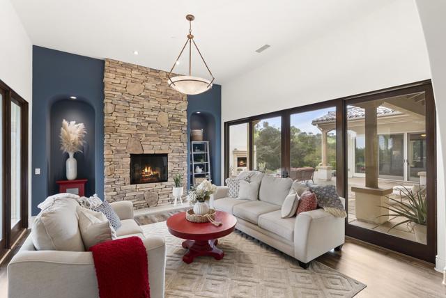 Detail Gallery Image 10 of 49 For 4229 Bridlewood Rd, Fallbrook,  CA 92028 - 4 Beds | 3/1 Baths