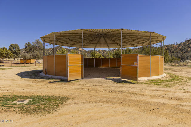 29441 Maricopa Highway, Maricopa CA: https://media.crmls.org/mediaz/44fee8b5-01f4-4b68-a65f-a44a0b37e19d.jpg