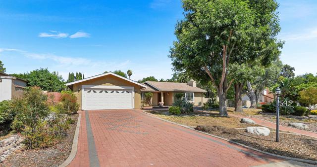 549 Eldorado Drive, Escondido CA: https://media.crmls.org/mediaz/44ff2497-4680-4228-9f9e-ec6dddf51aa2.jpg