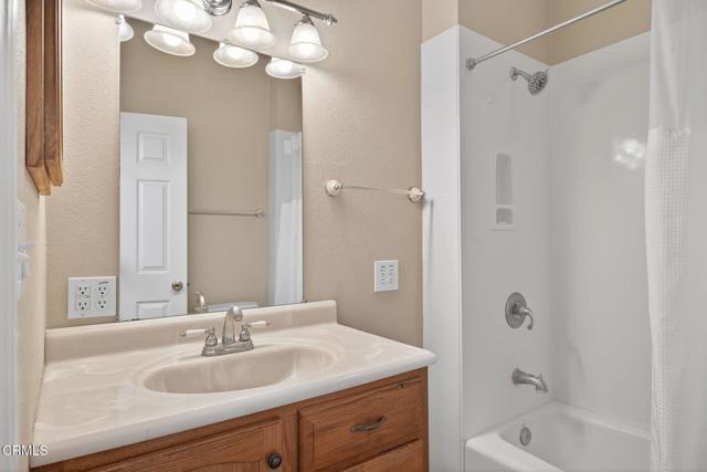 425 Rancho Drive, Ventura CA: https://media.crmls.org/mediaz/44ff5c23-fff1-48f9-abe1-156c055b1fd3.jpg