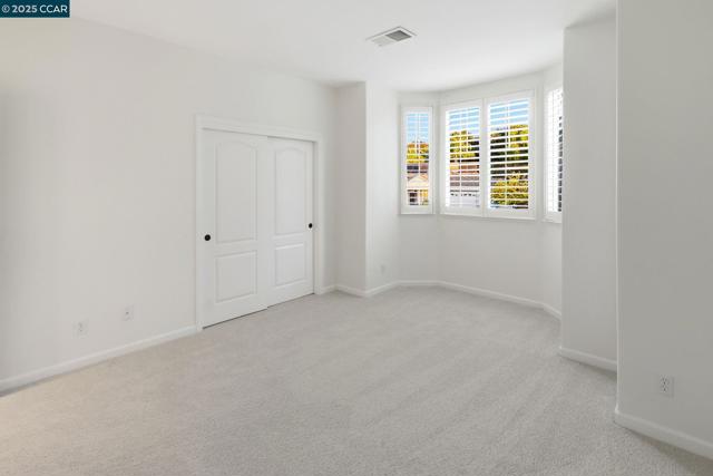 1975 Holly Creek Pl, Concord CA: https://media.crmls.org/mediaz/44ffea79-a1fb-4e4b-a871-fb45e8817832.jpg