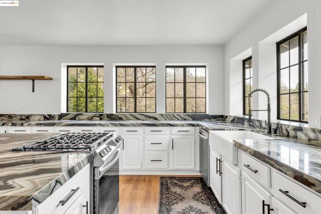 16806 Brewer Rd, Grass Valley CA: https://media.crmls.org/mediaz/450072a8-b314-4e4b-9bb3-d309c9361005.jpg