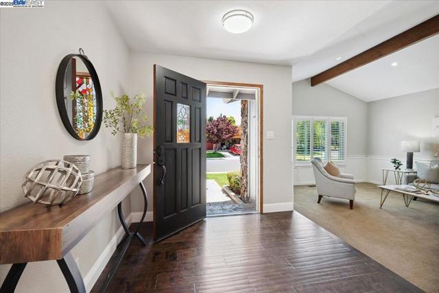 3186 Berkshire Ct, Pleasanton CA: https://media.crmls.org/mediaz/4500b267-273b-45a3-956c-eb212be26fd1.jpg