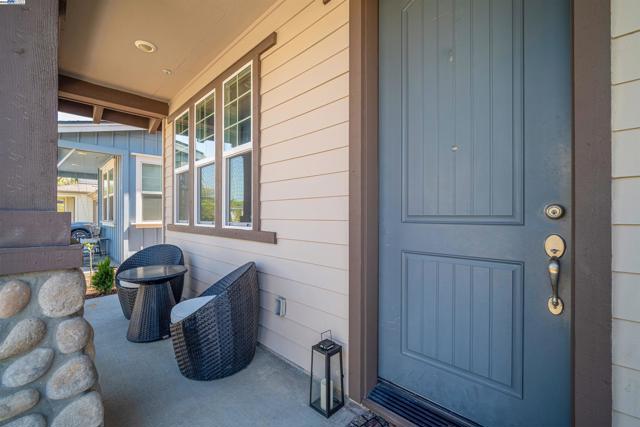 Image 2 of 48 For 33964 Horseshoe Loop