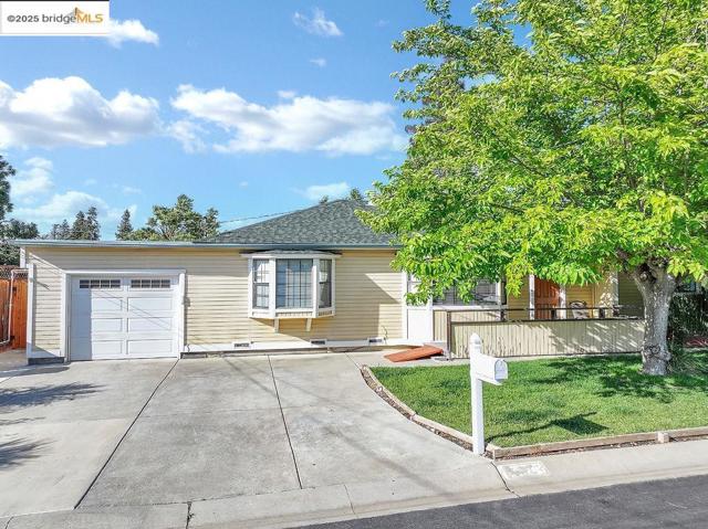 5071 Bonwell Drive, Concord CA: https://media.crmls.org/mediaz/45014fe0-454f-4831-9eba-10c174f560ad.jpg