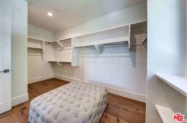 7733 Henefer Avenue, Los Angeles CA: https://media.crmls.org/mediaz/4501724b-df73-4725-86d5-a5d2129f436a.jpg