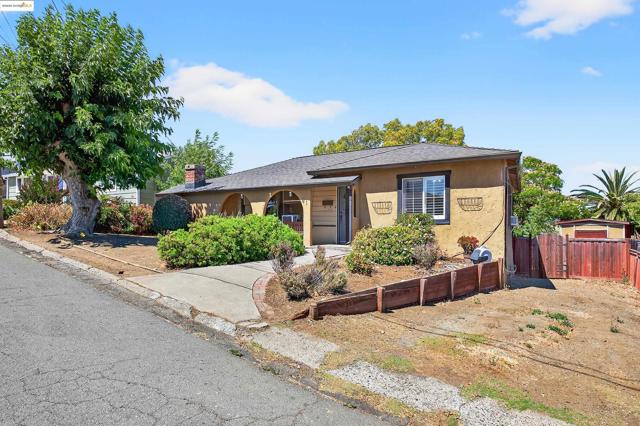 41 Corte Dorado Ct., Benicia CA: https://media.crmls.org/mediaz/4502a45f-0642-457b-9bf8-76ae7006c719.jpg
