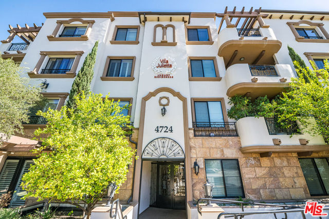 4724 Kester Avenue, Sherman Oaks CA: https://media.crmls.org/mediaz/4502c2a6-80cd-4926-ba52-0fc55ef90021.jpg