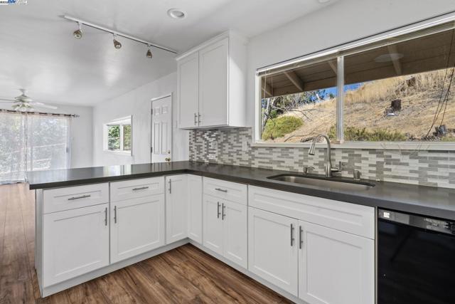 2592 Caballo Ranchero Dr, Diablo CA: https://media.crmls.org/mediaz/45036a42-35a0-42f4-933b-0eade4aacb1d.jpg