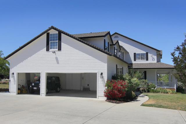 475 Torrano Court, Hollister CA: https://media.crmls.org/mediaz/450430bd-527e-475c-9086-f76cf26ed992.jpg