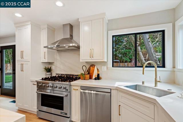 721 Sinnet Ct, Danville CA: https://media.crmls.org/mediaz/45048e45-a998-4217-a463-eb62b167c67a.jpg