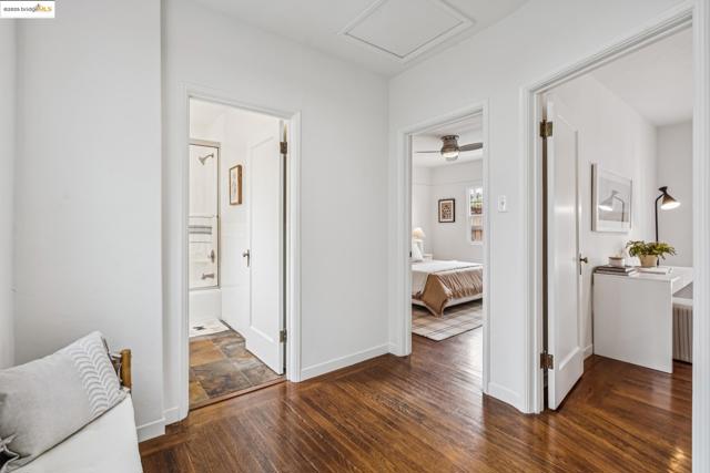 4006 Lincoln Ave, Oakland CA: https://media.crmls.org/mediaz/450526ae-3029-4c6d-8769-95f16a5916c8.jpg