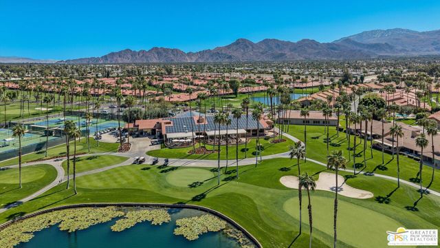 34 Camino Arroyo Place, Palm Desert CA: https://media.crmls.org/mediaz/4505ea8d-0fa8-4ea0-a068-29c8c2684bdd.jpg