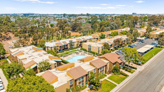 3456 Castle Glen Dr, Mission Valley CA: https://media.crmls.org/mediaz/4505f433-fd20-4366-8afb-0d5dbcf39e7c.jpg